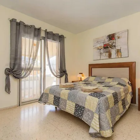 Sleeps 6 Pool Wifi فيلة