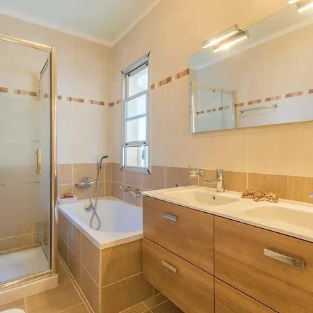Sleeps 6 Pool Wifi Callao Salvaje