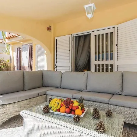 Sleeps 6 Pool Wifi Villa *